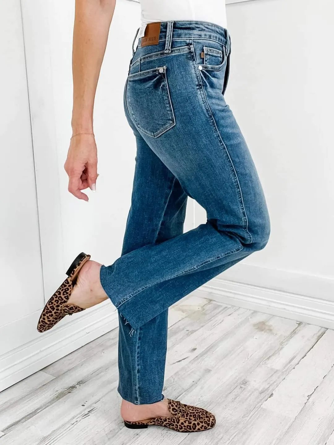 JUDY BLUE MID RISE TUMMY CONTROL VINTAGE STRAIGHT