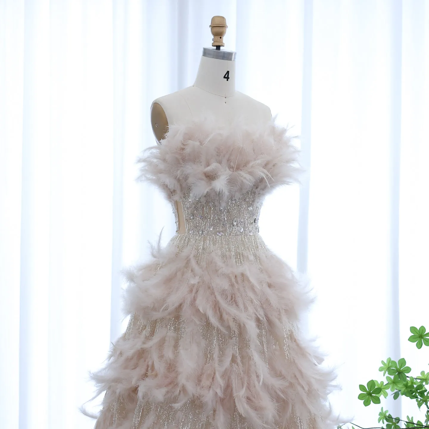 Luxury Feathers Strapless Ball Gown Evening Dress SS532
