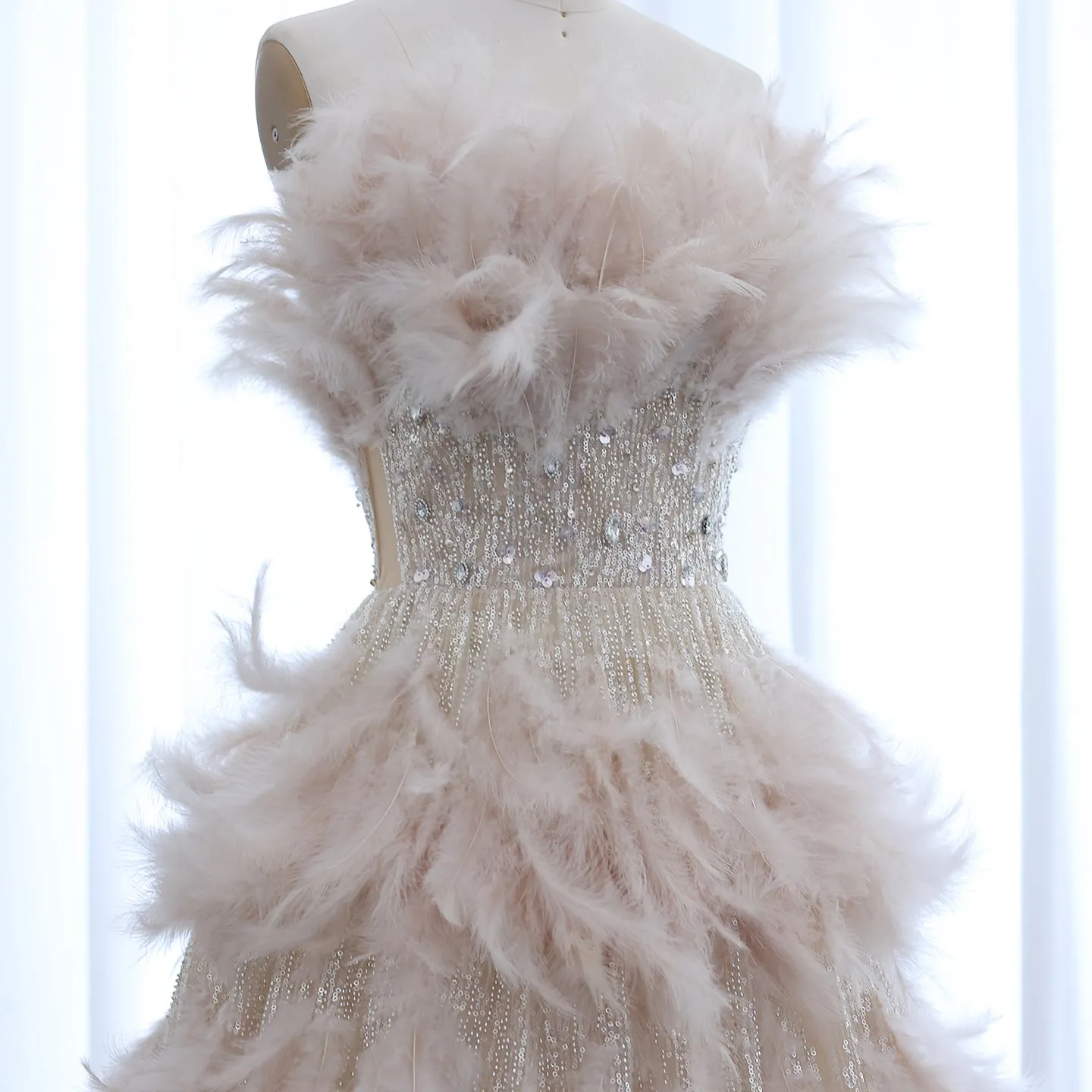 Luxury Feathers Strapless Ball Gown Evening Dress SS532