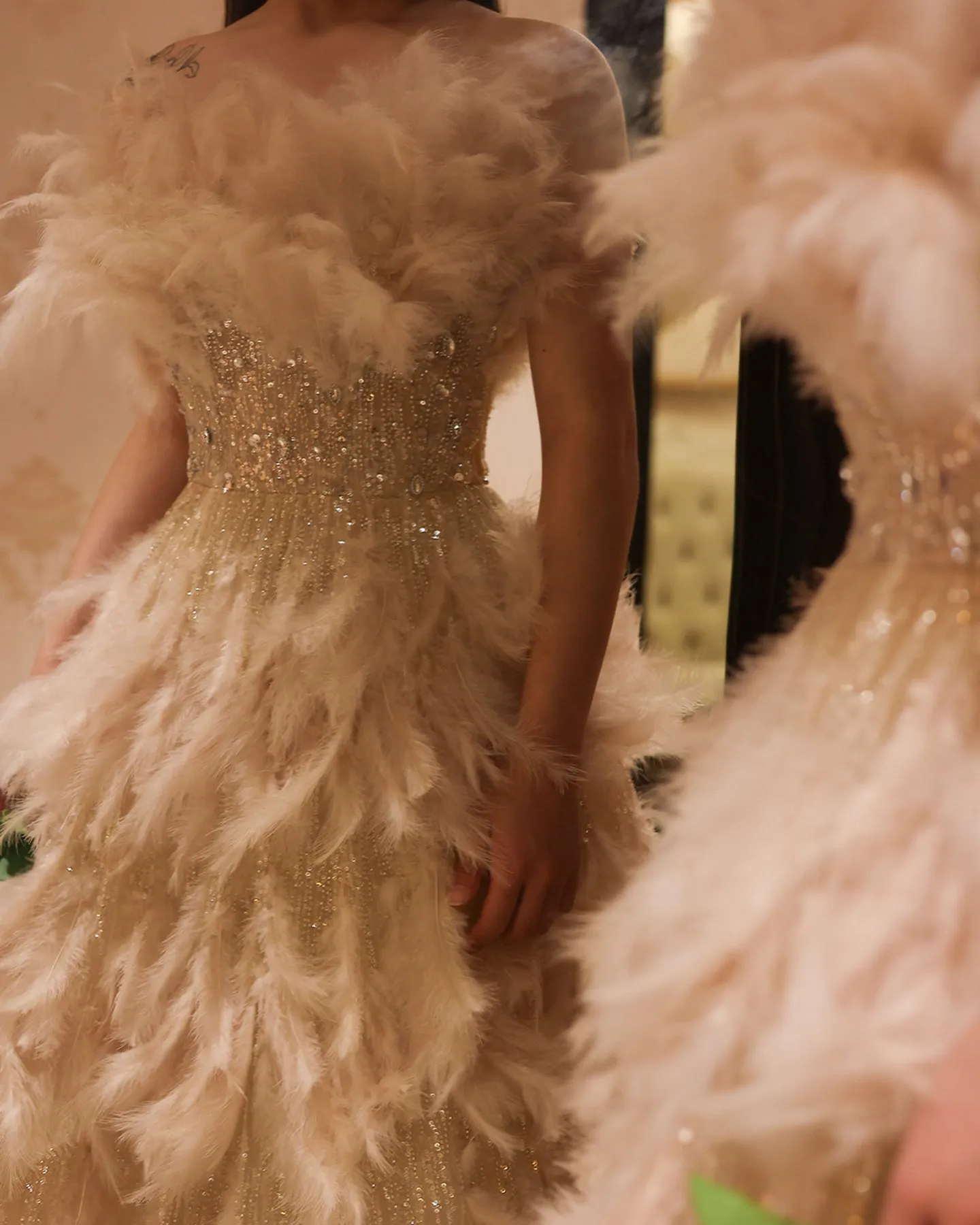 Luxury Feathers Strapless Ball Gown Evening Dress SS532