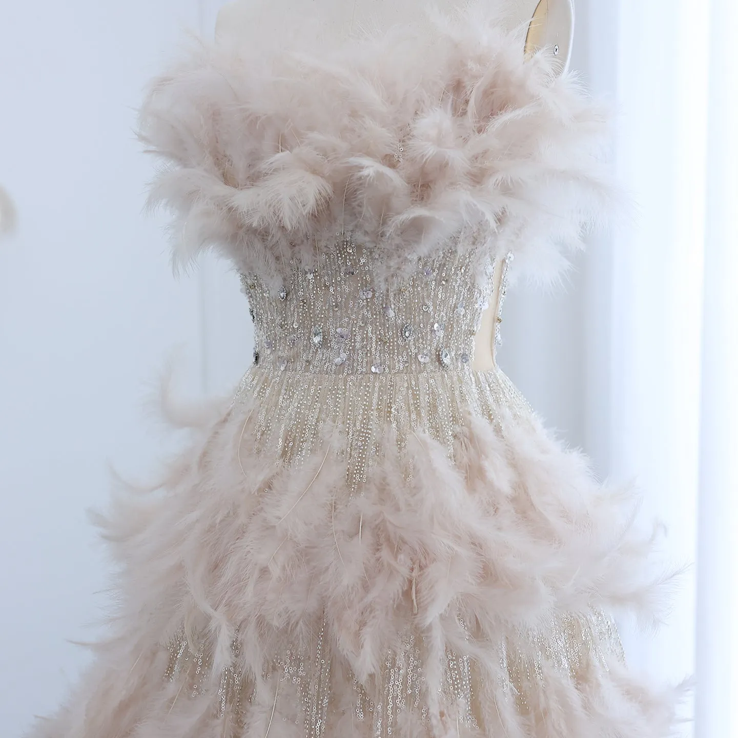 Luxury Feathers Strapless Ball Gown Evening Dress SS532