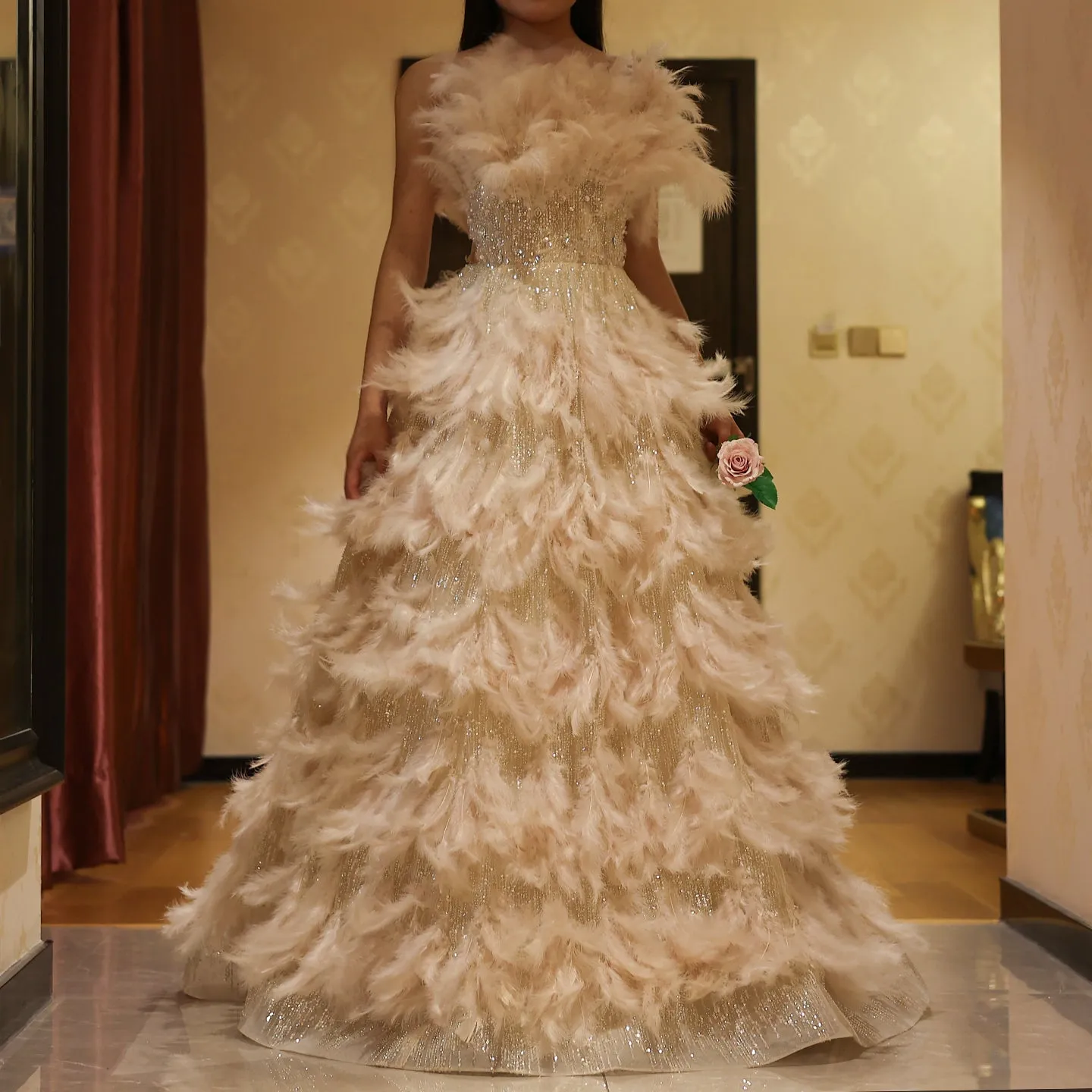 Luxury Feathers Strapless Ball Gown Evening Dress SS532