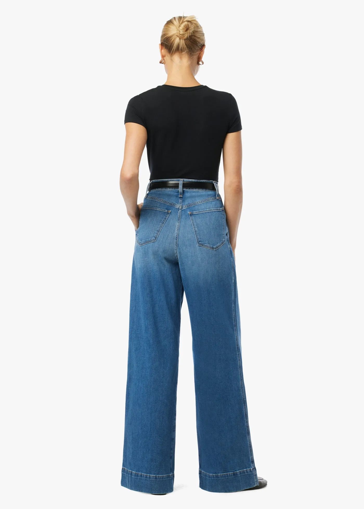 THE PLEATED TROUSER